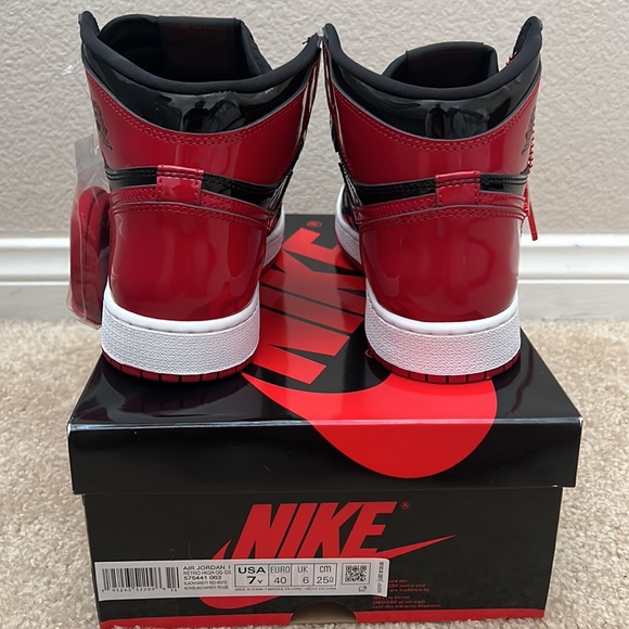 Brand New Retro High Jordan 1s - Picture 3 of 7